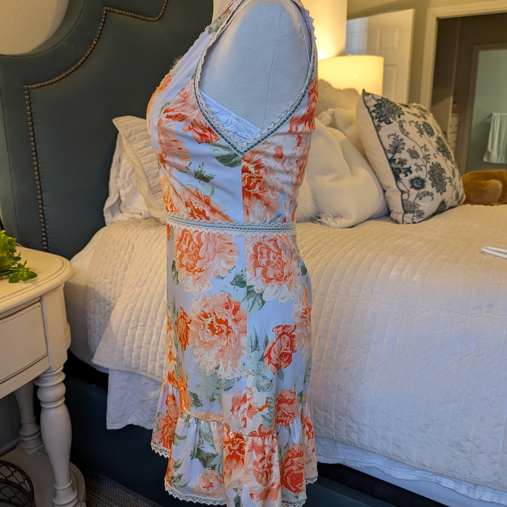Alice + Olivia Floral V-Neck Mini Dress - Picture 3 of 16